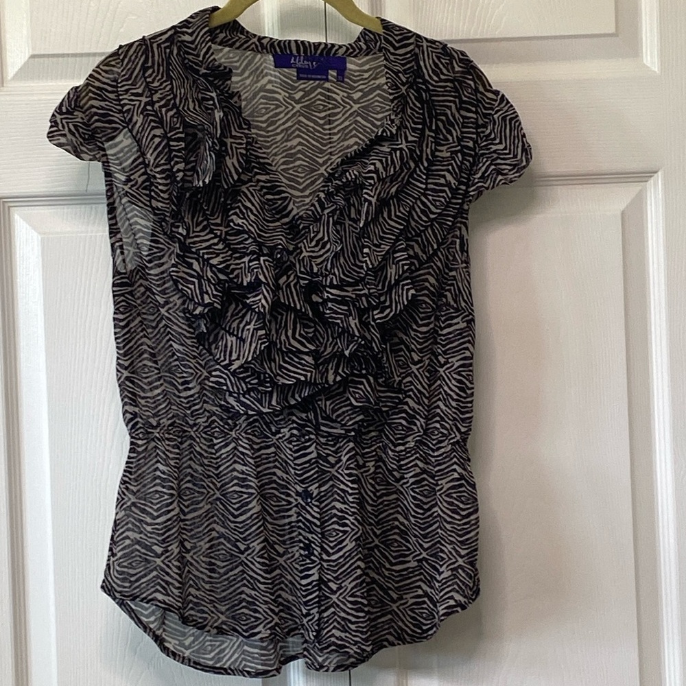 Black print ruffle top